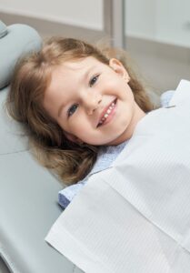 Подрезание уздечки губы